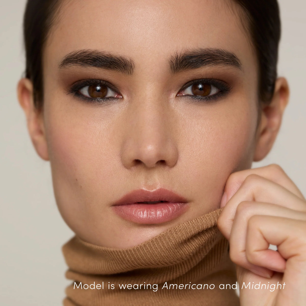 IC_ColorLuxeEyeShadow_Model_Americano_Midnight_2000x
